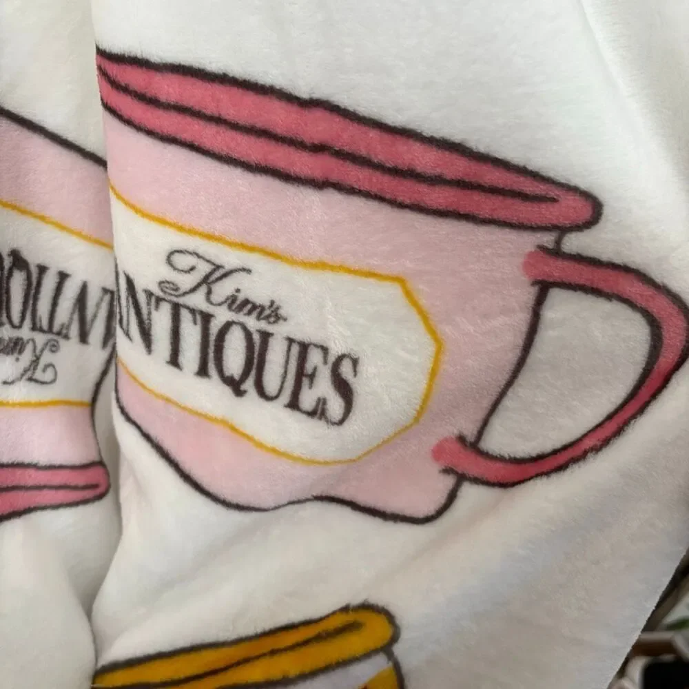Gilmore Girls Mugs Plush Throw Blanket 50x70 Stars Hollow Chilton Al's Pancake